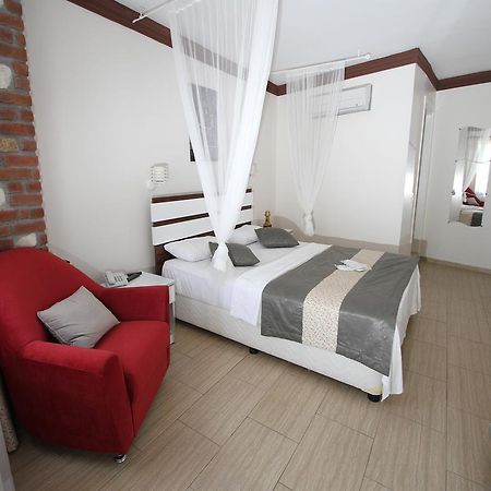 Destina Hotel Бозджаада Екстериор снимка
