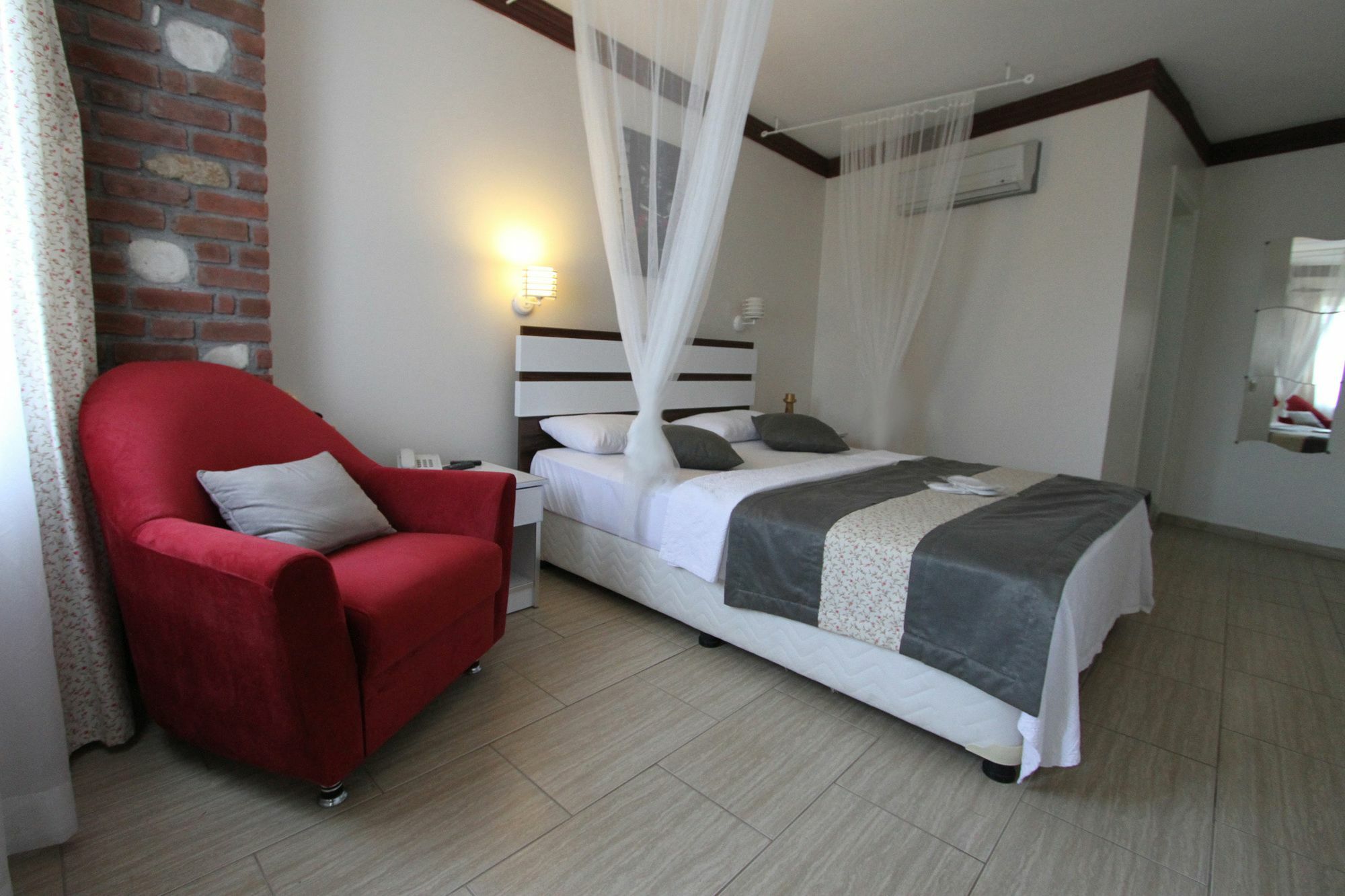 Destina Hotel Бозджаада Екстериор снимка